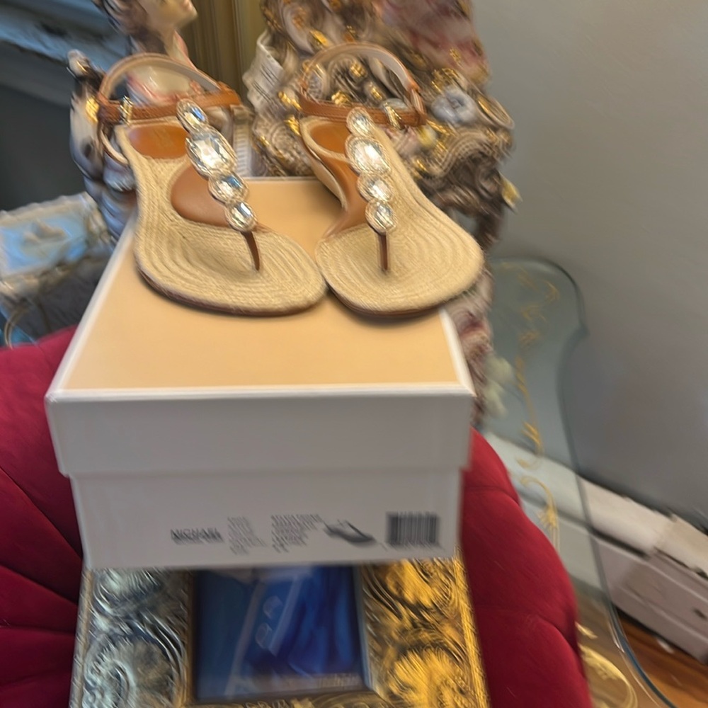 Sharp Leather Micheal Kors sandals/thong with clear crystals
